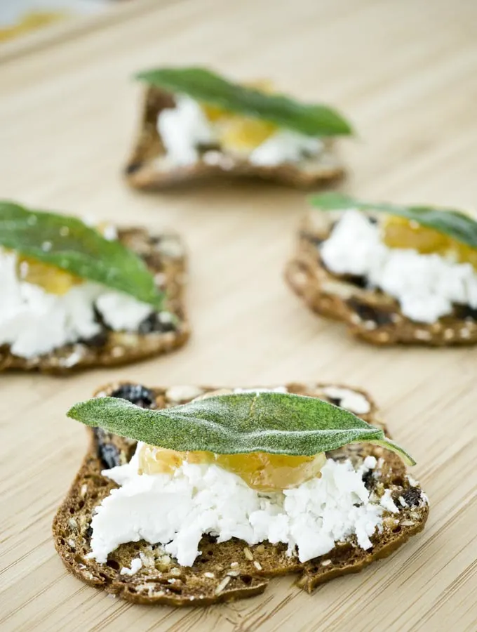 Fig Jam on Goat Cheese and Rosemary Raisin Pecan Raincoast Crisps| Foodgressing.com