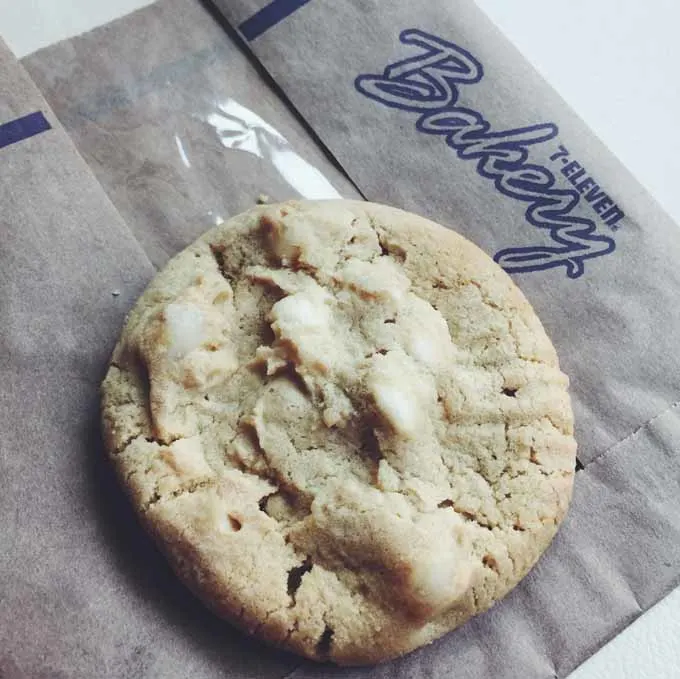7-Eleven cookie | Foodgressing.com