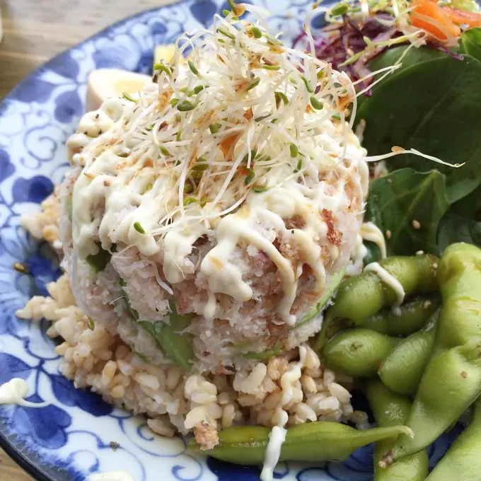 Real Crab Meat California Bowl at Shishinori