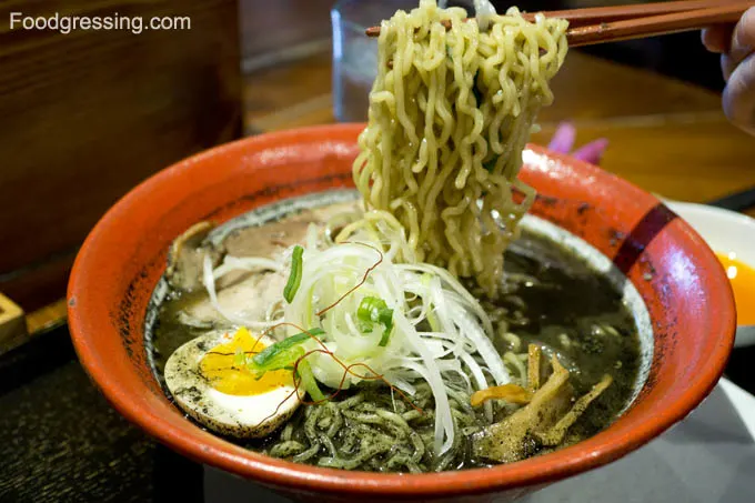 Motomachi-Shokudo-Bamboo-Charcoal-Ramen