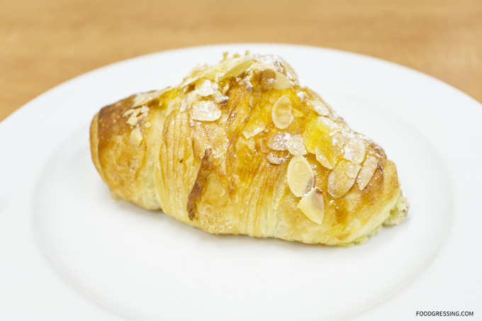 FOOTO-Croissant-Vancouver-Almond