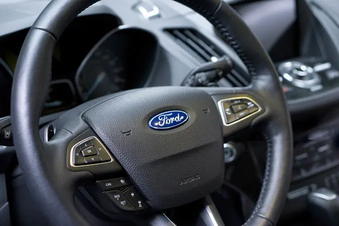 2017-ford-escape-steering-wheel