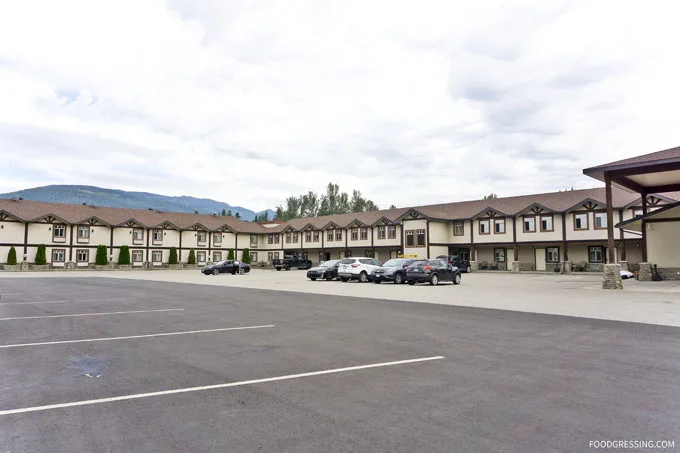 Revelstoke hotel days inn exterior