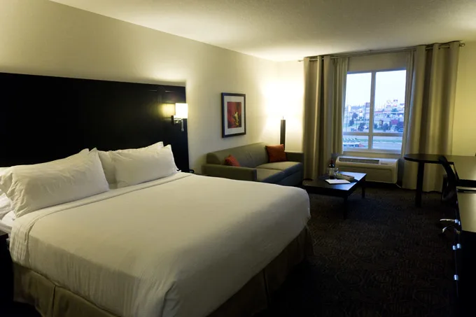 holiday inn and suites red deer