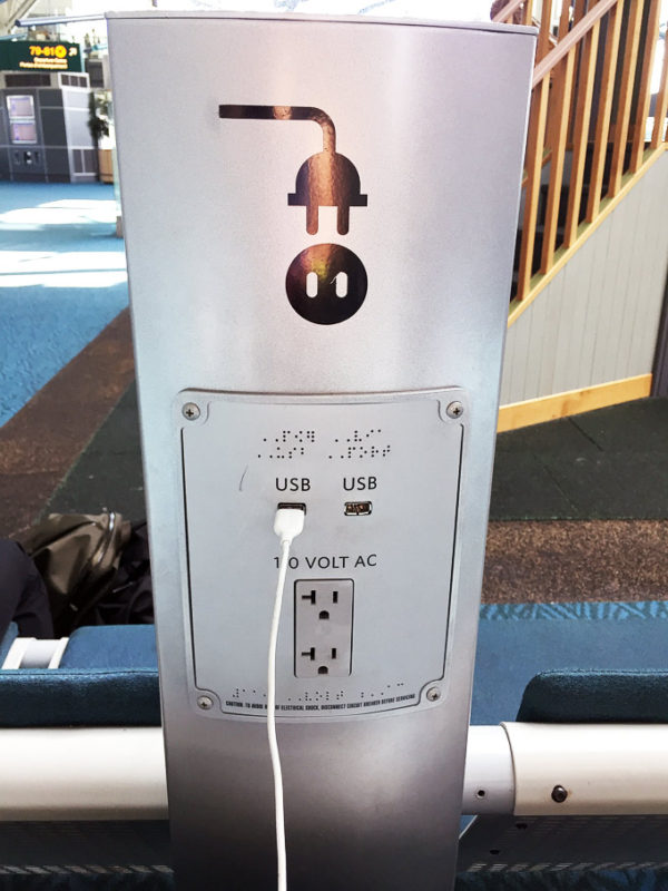 YVR Vancouver International Airport International Terminal Pier E [Review]