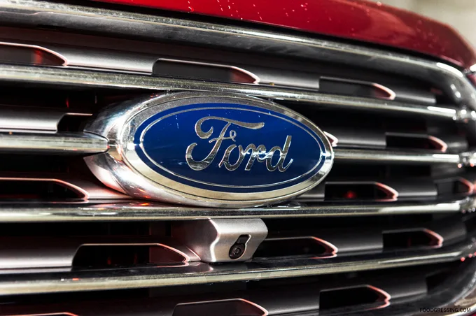 2019 Ford Edge Titanium SUV Review