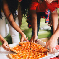 3 Tips for Throwing A Pizza Party for Grown Ups