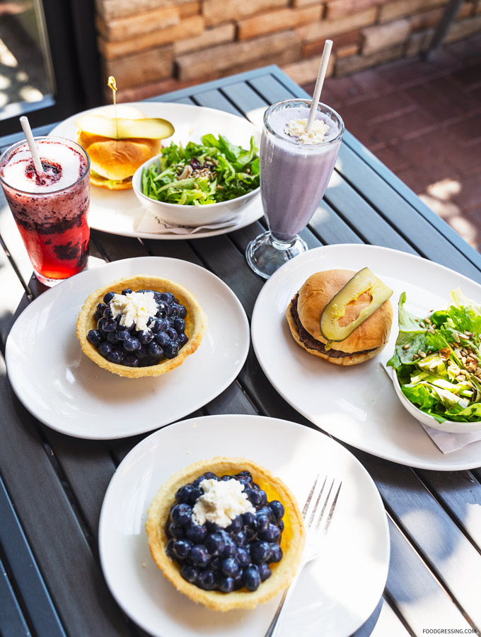 Whitespot Blueberry Pie Bundle 2019: Legendary Burger, Salad and Pie