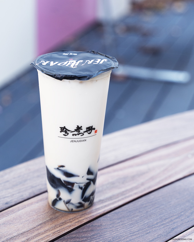 Jenjudan Vancouver: Brown Sugar Pearl Milk on Robson Street