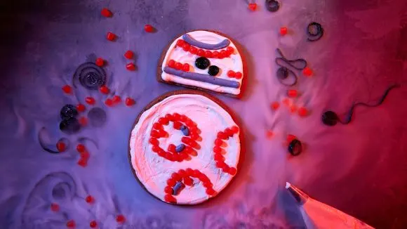 BB-8 cookie cake.