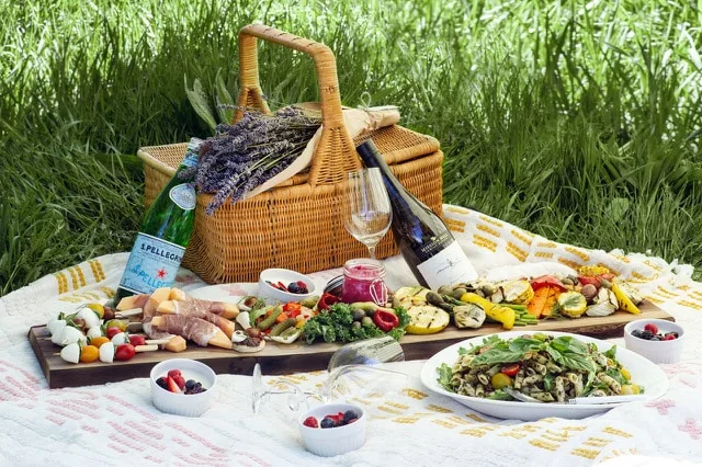 Picnic Vancouver: Food, Spots, Delivery, Catering, Luxury Set Up