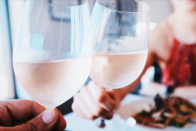Rosé wine: how to make, taste, flavour, serving, pairings, glassware