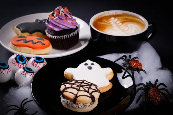 Halloween in Vancouver 2021: Restaurant, Bar Features, Treats