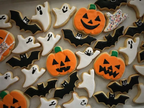 Halloween in Vancouver 2021: Restaurant, Bar Features, Treats