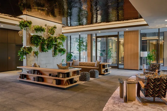 The Loren at Lady Bird Lake Austin: Lake and City Views, Dining