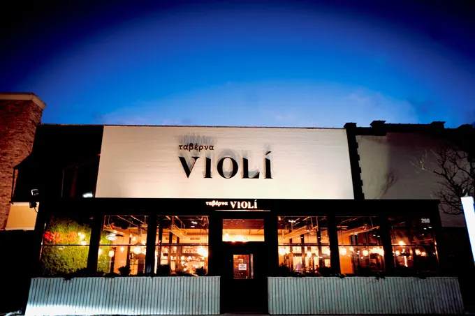 DineAmic Hospitality Unveils VIOL&Iacute; at Oakbrook Center