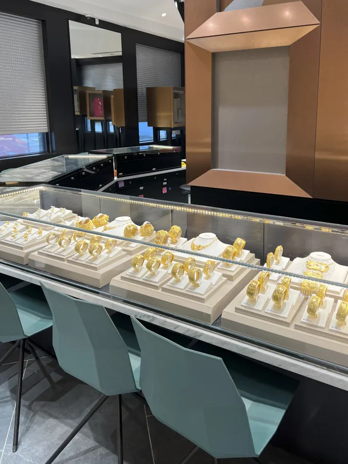 Chow Tai Fook Richmond BC - Gold & Diamond Fine Jewelry