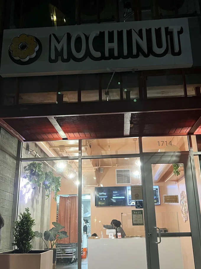 Mochinut Sacramento: Mochi donuts, Korean hot dogs & BBT