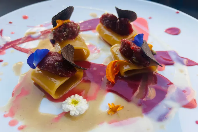 The Oval @Ladevozione named The 20th Best Restaurant outside Italy and awarded Three Forks by Gambero Rosso