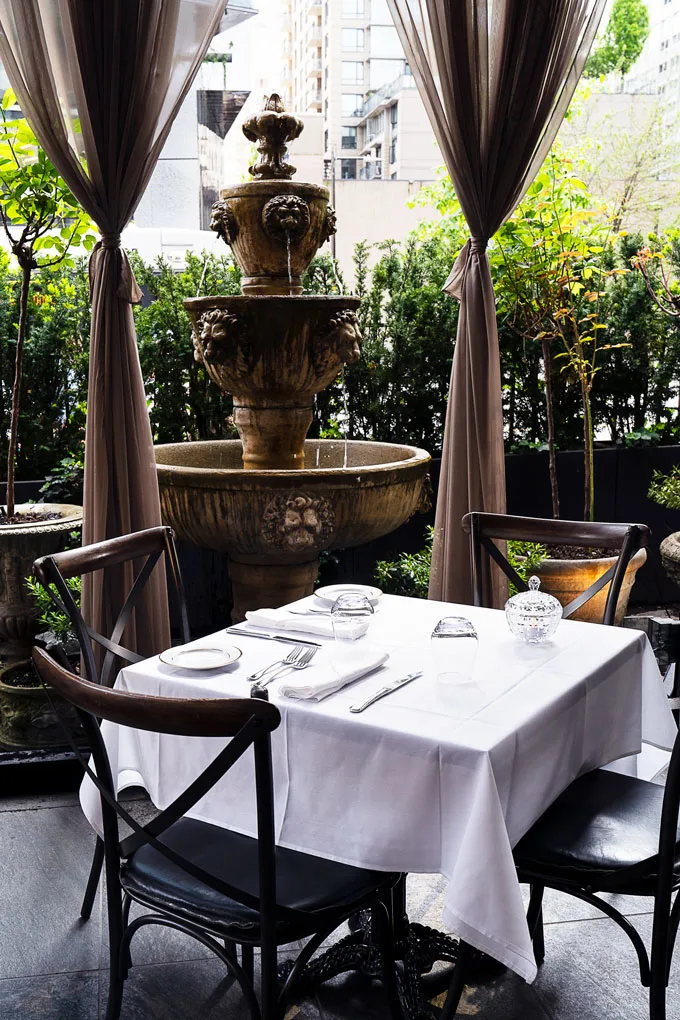 Acquafarina Vancouver Launches Italian Raw Bar