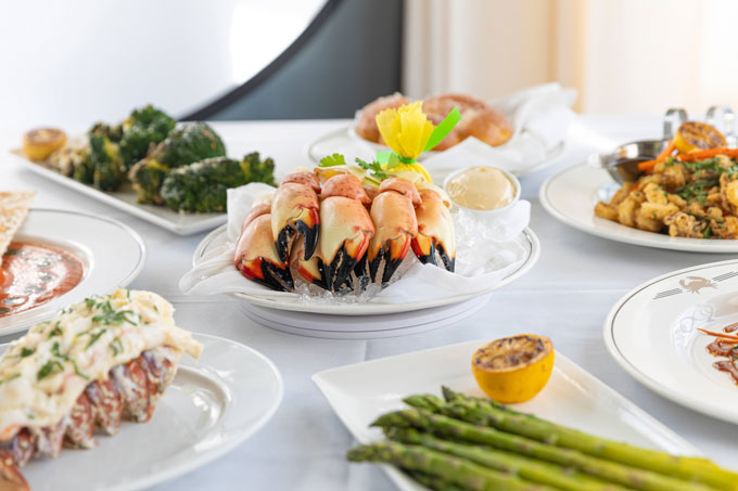 https://foodgressing.com/wp-content/uploads/2023/05/Trulucks-Seafood_Lobster-Stone-Crab-Claws-Calamari-2.jpg