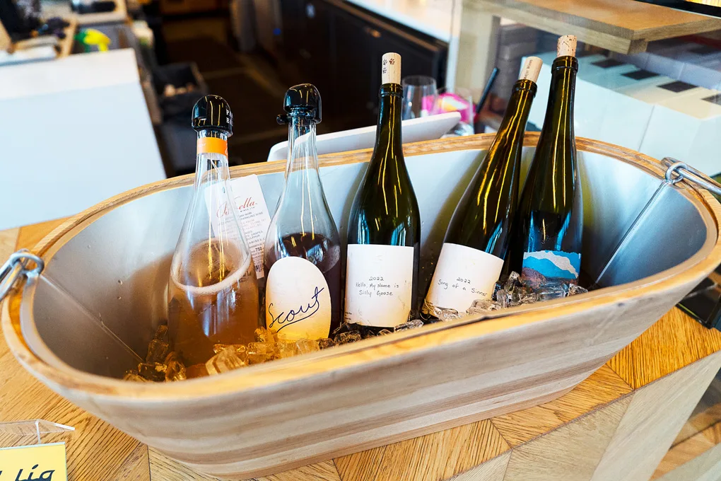 El L&iacute;o Pop-up Tapas Wine Bar & Small Plates Vancouver