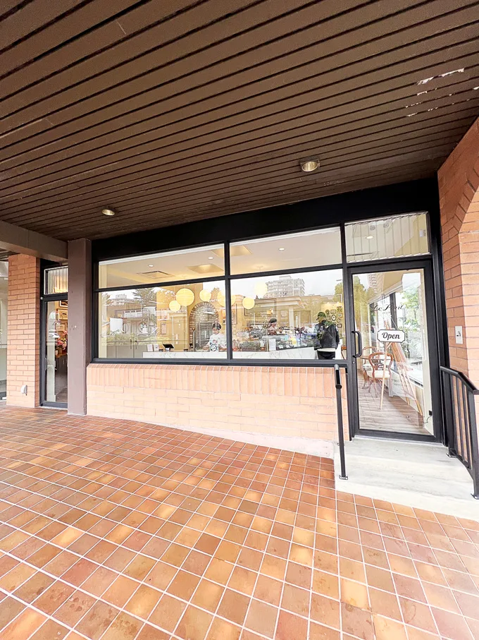 Patisserie Le Pont West Vancouver: Mini Eclairs Puffs