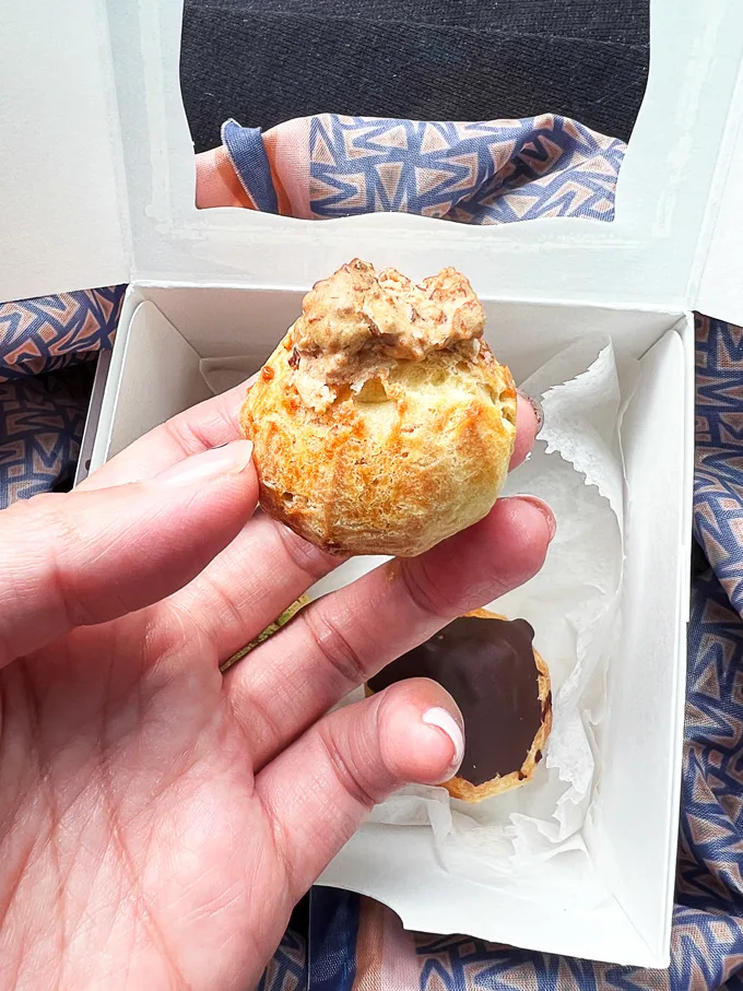 Patisserie Le Pont West Vancouver: Mini Eclairs Puffs