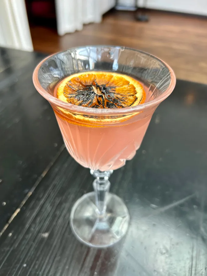 The Parlor at Sheraton Dallas Has Stirred Free Mixology Lessons on Mondays
