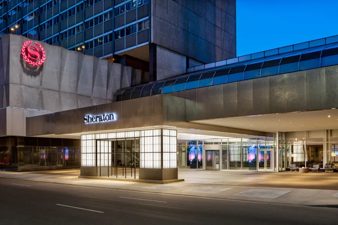 The Parlor at Sheraton Dallas Has Stirred Free Mixology Lessons on Mondays