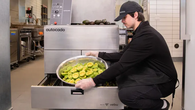 Chipotle&rsquo;s New Guacamole Robot, Autocado