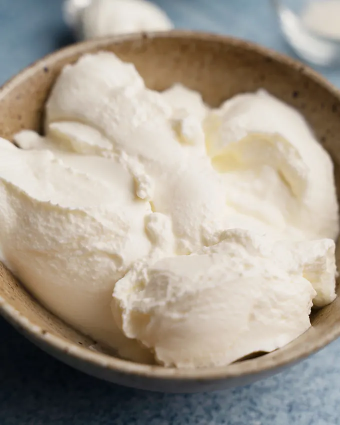 Ginger, Turmeric, Orange Smoothie Bowl Recipe