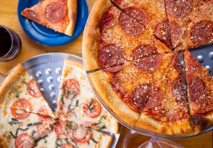 The Best Upcoming College Football & NFL Specials in Chicago