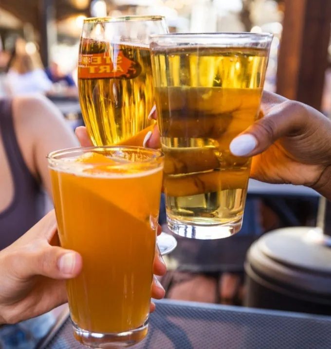 The Best Upcoming College Football & NFL Specials in Chicago