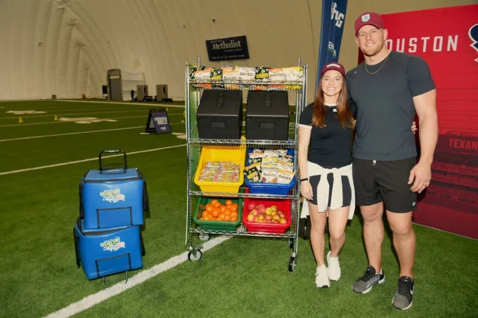 FRITO-LAY Variety Packs and CHEETOS Mac 'N Cheese Team Up with J.J. and Kealia Watt to Provide Access to 10 Million School Meals and Support Thousands in Youth Sports