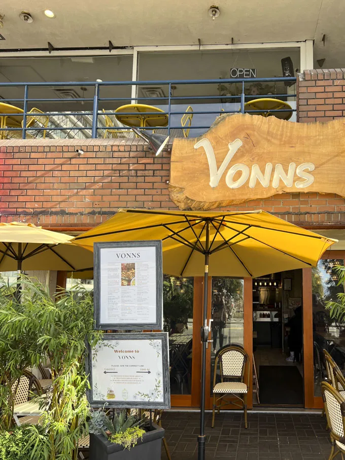Vonns Vancouver BC - Fresh, Made-To-Order Handhelds