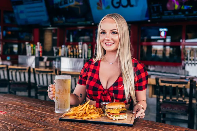 National Cheeseburger Day 2023