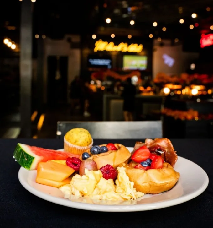 Best Chicago Brunch Specials to Warm Up Your Fall Weekends from Four Corners