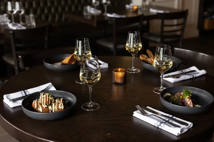 Discover Gaspar, Old Montreal&rsquo;s Newest French Bistro!