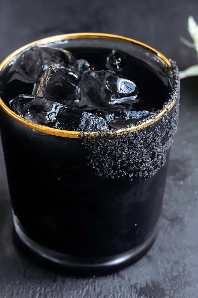 18 Spooktacular Sips for Halloween