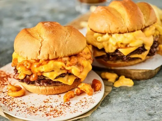 Smashburger Introduces New Scorchin' Hot Mac & Cheese Burger Nationwide