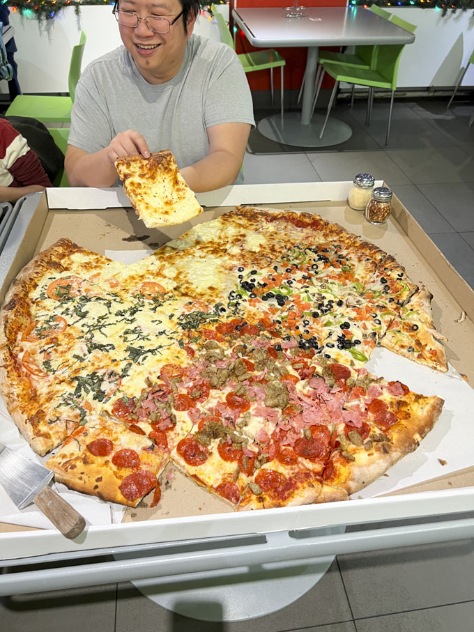 biggest-pizza-in-las-vegas-36-at-napoli-pizzeria-foodgressing