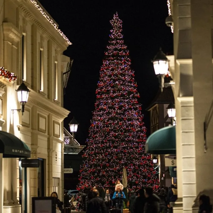 McArthurGlen Vancouver invites you to step into a winter wonderland with this year&rsquo;s Sparkle Brighter celebrations