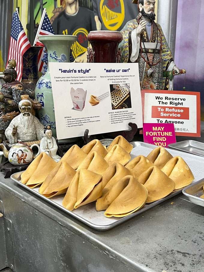 Golden Gate Fortune Cookie Factory in San Francisco [My Experience]