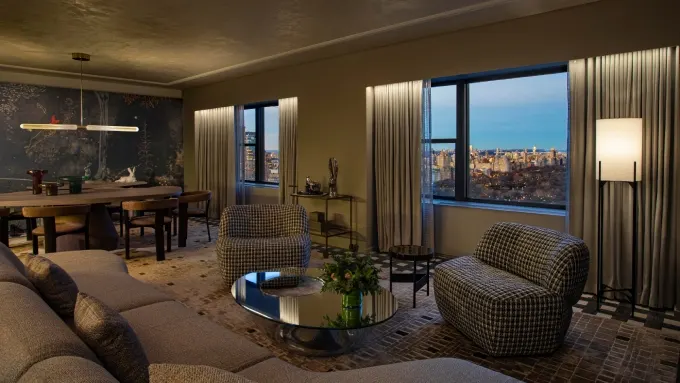Booking.com and Warner Bros. Celebrate the Holidays with Bookable Stays at Wonka&rsquo;s Sweet Suites in New York and Los Angeles