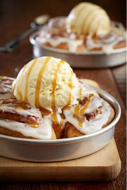 New Year, New Pizookie: BJ's Restaurant & Brewhouse Introduces The Brand-New Cinnamon Roll Pizookie