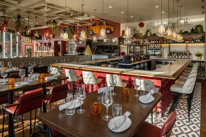 Uncork Italian Charm in Lincolnwood: Davanti Enoteca Opens Doors