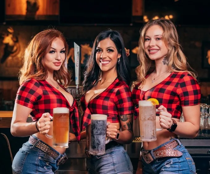 Super Bowl To-Go Specials, Food Deals & Watch Parties -- Bar Louie, Bad Daddy's, The Greene Turtle, Twin Peaks + More