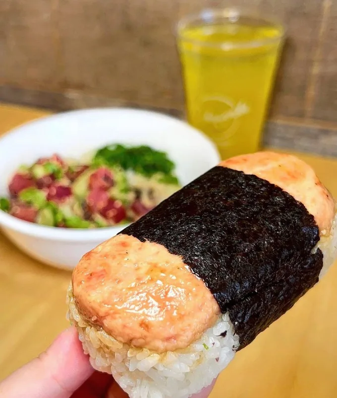 Super Bowl To-Go Specials, Food Deals & Watch Parties -- Bar Louie, Bad Daddy's, The Greene Turtle, Twin Peaks + More