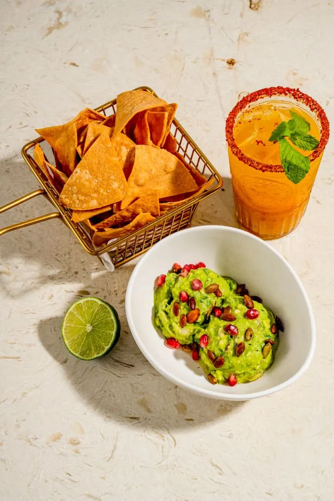 Super Bowl To-Go Specials, Food Deals & Watch Parties -- Bar Louie, Bad Daddy's, The Greene Turtle, Twin Peaks + More